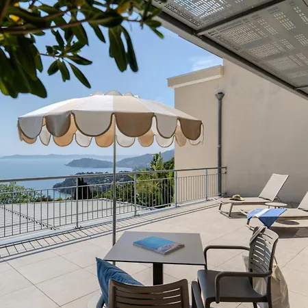 Hotel La Douce 4*