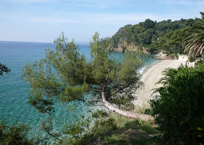 Otel La Douce Le Rayol-Canadel-sur-Mer