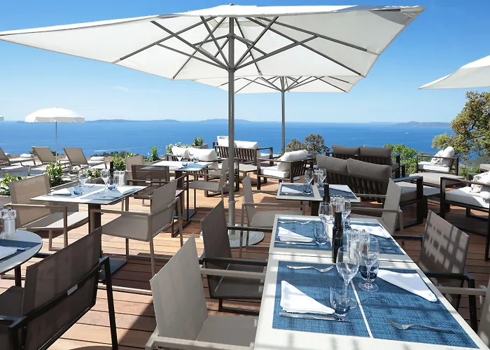 Otel La Douce Le Rayol-Canadel-sur-Mer