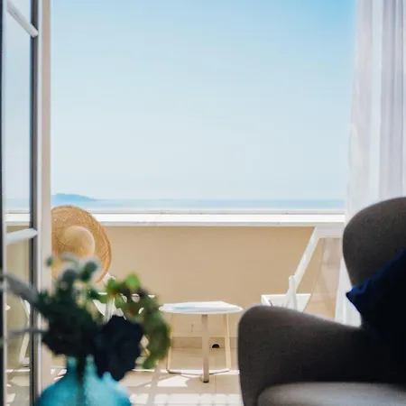 Hotell La Douce Le Rayol-Canadel-sur-Mer
