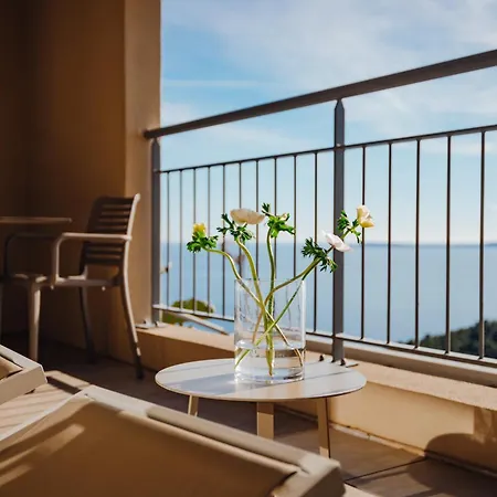 Hotell La Douce 4*