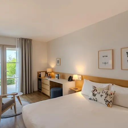 La Douce Hotel