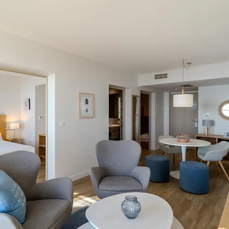 Hotel La Douce 4*