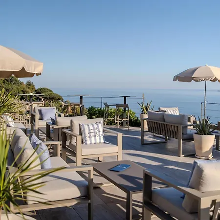 Hotel La Douce 4*