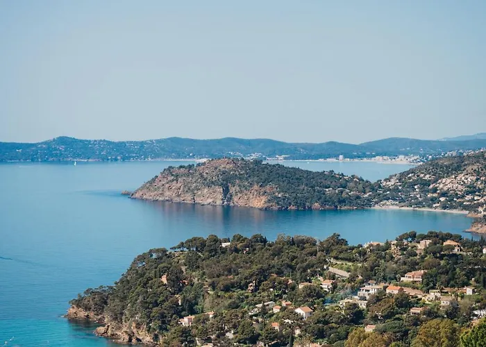 La Douce فندق Le Rayol-Canadel-sur-Mer