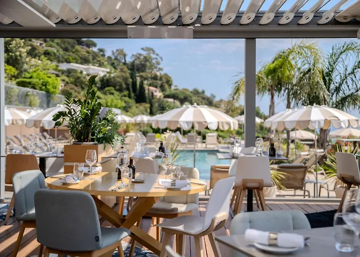 فندق La Douce Le Rayol-Canadel-sur-Mer